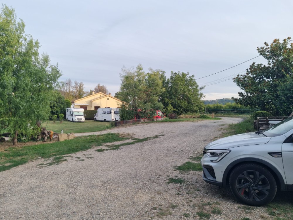 Aire camping-car  Tain-l'Hermitage (26600) - Photo 8